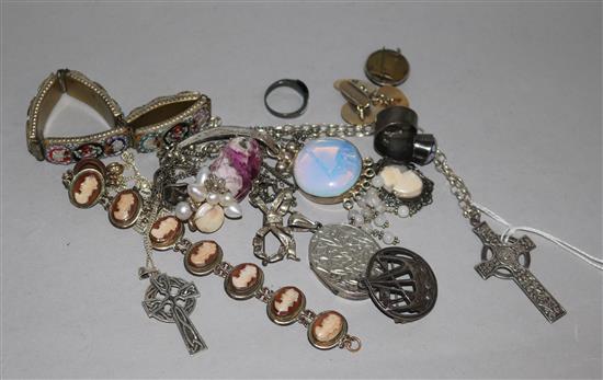 A small group of silver and other jewellery.